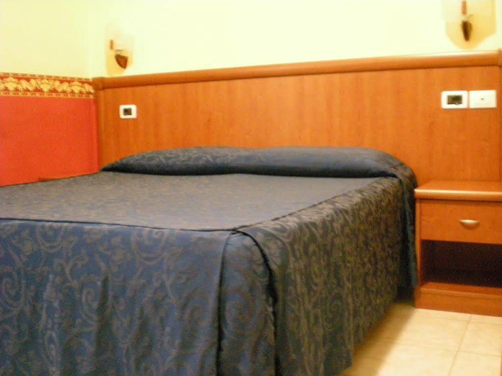 Hotel Les Artes Rzym Zewnętrze zdjęcie